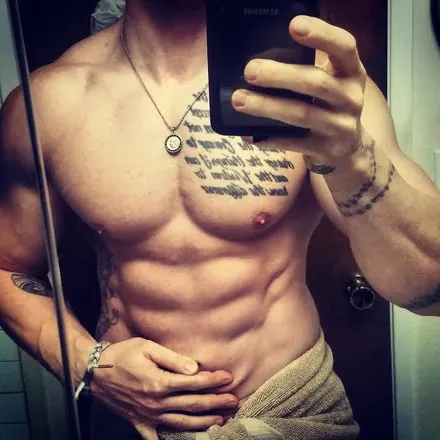 OnlyFans cuenta neutronic header 2