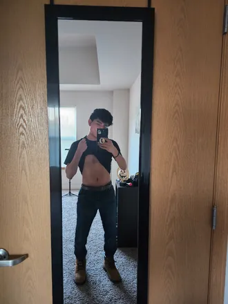 OnlyFans account  lukeyishere header 2