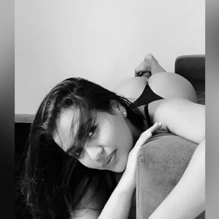OnlyFans cuenta bellajessi header 2