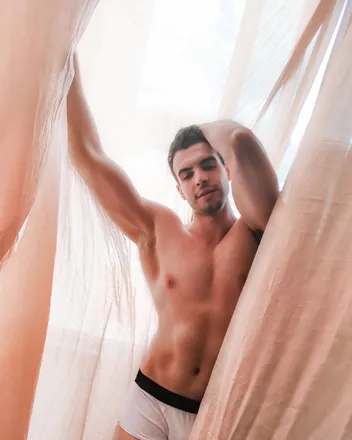 OnlyFans account  u140331337 header 2