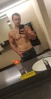 OnlyFans cuenta guesswhodoods avatar 1