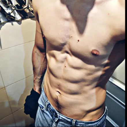 OnlyFans account  belowtheeit header 2