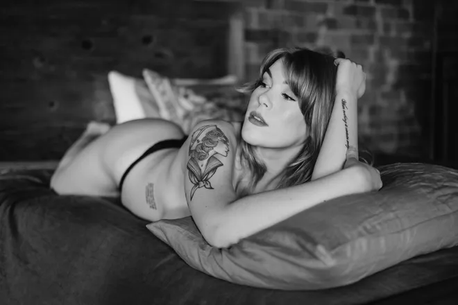OnlyFans account  lovescarlettxxx header 2