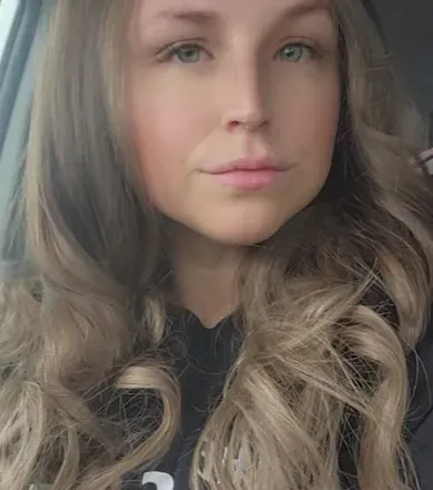 OnlyFans account  ms.schozenhozen avatar 1