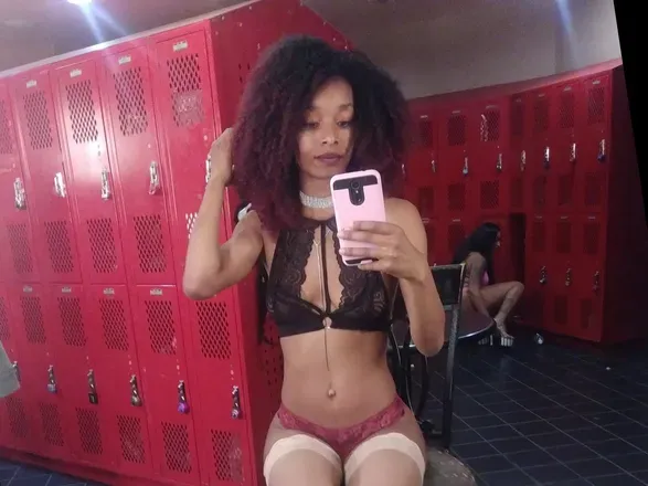 OnlyFans account  prettyvendetta avatar 1