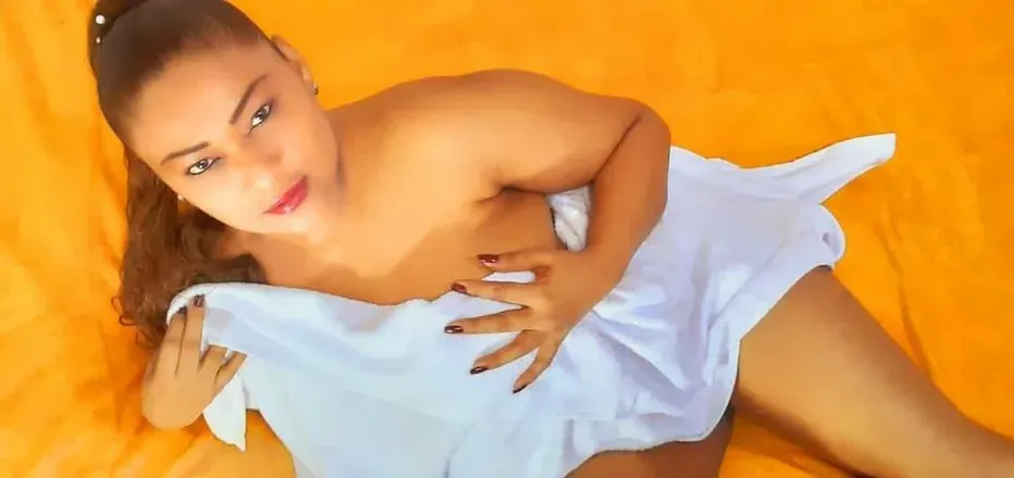 OnlyFans account  woman_bigtits header 2