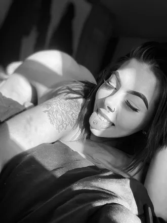 OnlyFans cuenta prettypothead22 header 2