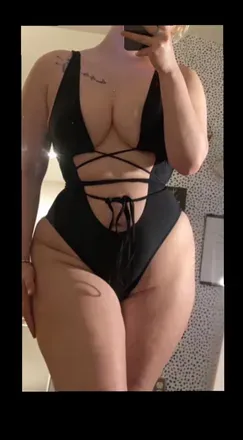 OnlyFans account  maybeolivia avatar 1