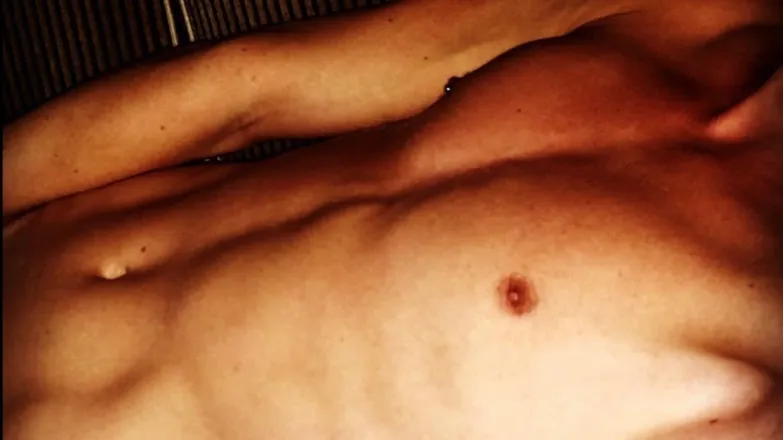 OnlyFans cuenta white_buttocks header 2
