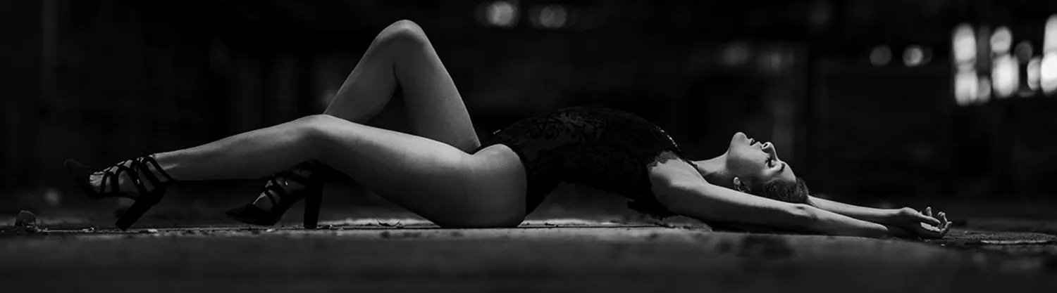 OnlyFans cuenta noomie header 2
