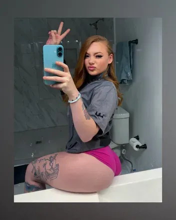 OnlyFans cuenta therealmiasnow avatar 1