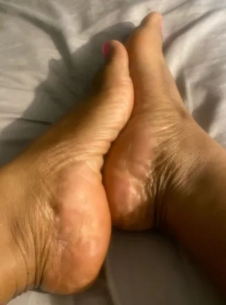 OnlyFans cuenta ceolusicousfeet header 2