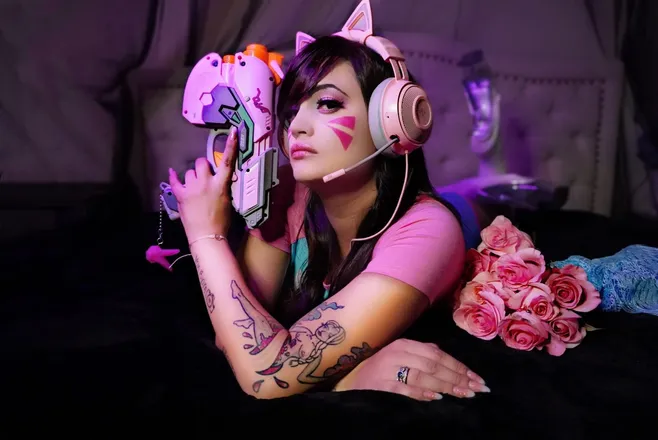 OnlyFans account  starvonnova header 2