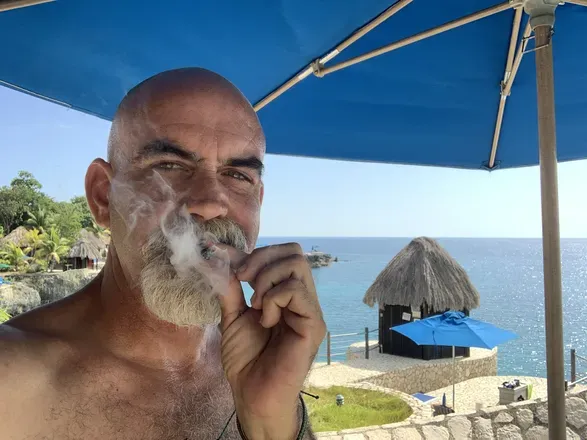 OnlyFans account  irieislands avatar 1
