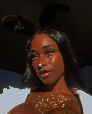 OnlyFans cuenta victoriasimonns header 2