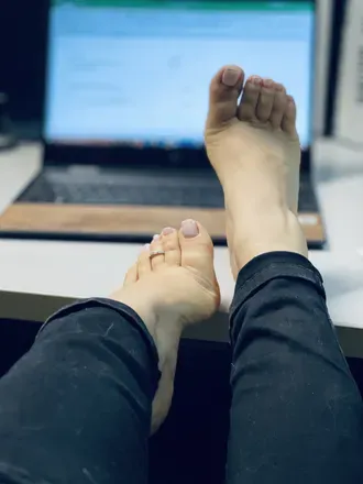 OnlyFans cuenta yolysfeetgt header 2