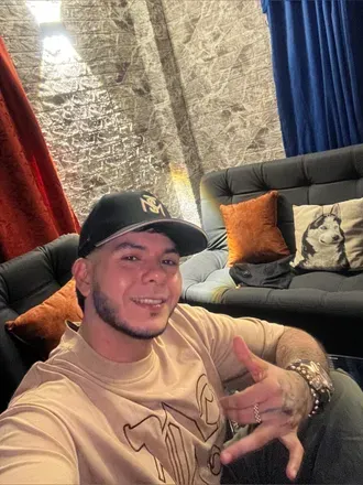OnlyFans account  julian5784 avatar 1