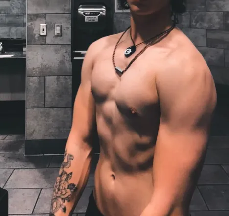 OnlyFans cuenta chasin_the_bag header 2