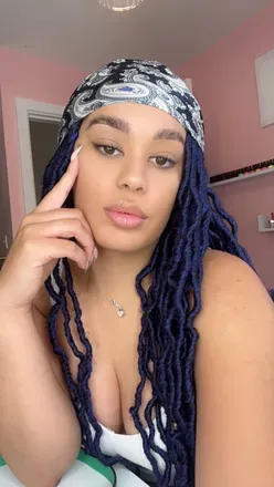 OnlyFans account  itsmooxx avatar 1