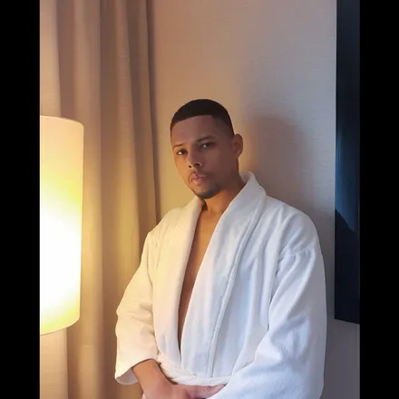 OnlyFans account  yllanmoreno header 2
