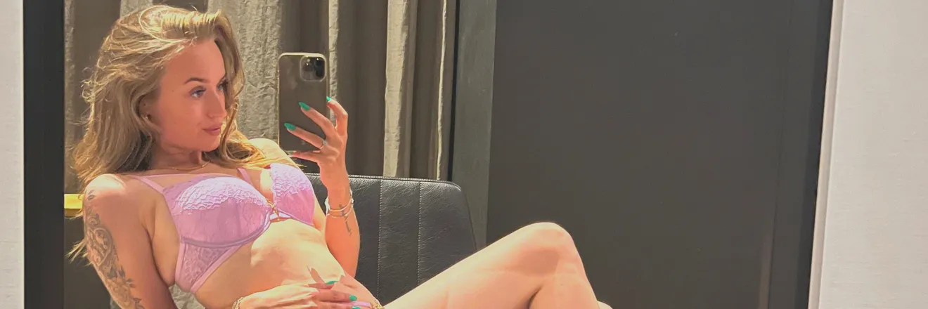 OnlyFans cuenta isalyn_zoe header 2