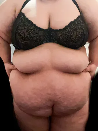 OnlyFans cuenta carmenalessia header 2