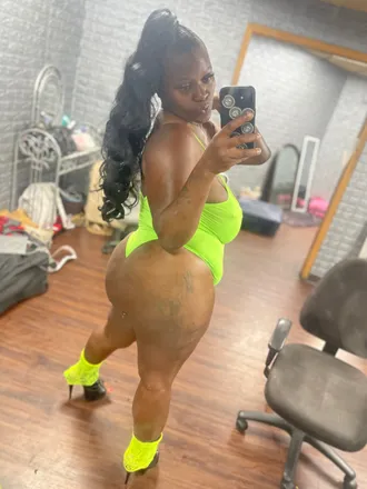 OnlyFans account  mizznenewetwet header 2