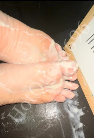 OnlyFans account  hotqueen696 header 2