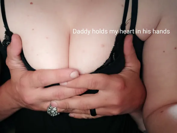 OnlyFans cuenta seducedaddysgirl header 2