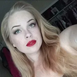 OnlyFans cuenta strawberrie420 avatar 1