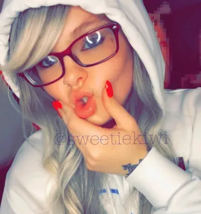 OnlyFans cuenta sweetiekiwi avatar 1