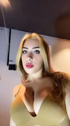 OnlyFans cuenta p0rnellia header 2