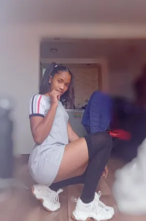 OnlyFans cuenta ebonyreyes header 2