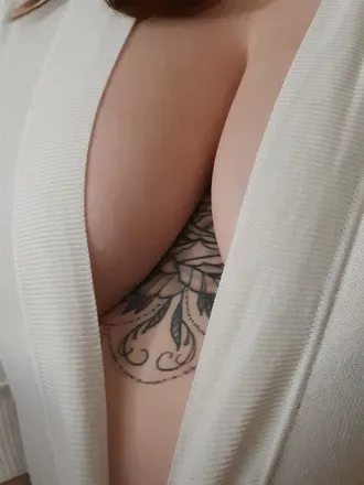 OnlyFans cuenta redhead1810 header 2