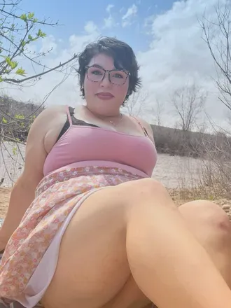 OnlyFans cuenta curvyyogamama avatar 1