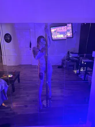 OnlyFans cuenta cherrybomb713 header 2