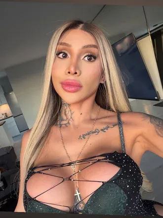 OnlyFans cuenta sophimelxox header 2