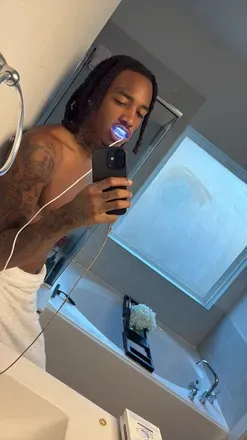 OnlyFans account  sheluvsdthree2 avatar 1