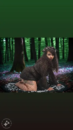 OnlyFans cuenta rose-nebula header 2