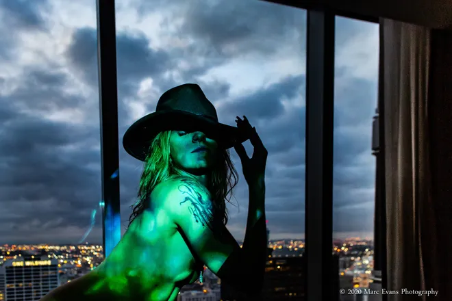 OnlyFans cuenta missemberrains header 2