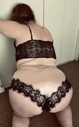 OnlyFans account  bubblescurves header 2