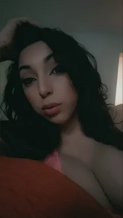 OnlyFans cuenta freckledlatina23 header 2