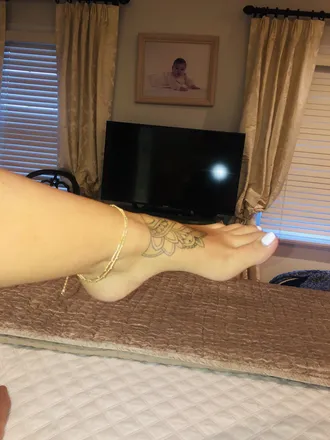 OnlyFans account  stocksandfeet header 2
