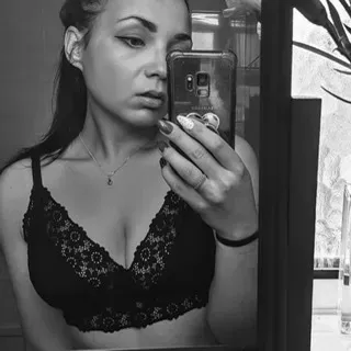 OnlyFans cuenta kqrneliaa avatar 1