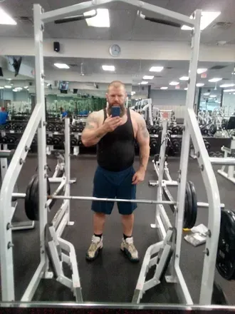OnlyFans cuenta beardedscott header 2