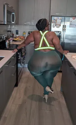 OnlyFans cuenta ms.thickerthan header 2