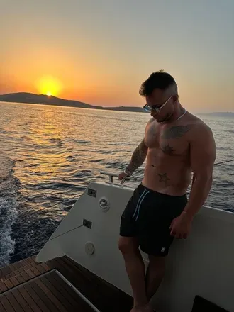 OnlyFans cuenta aris_owner header 2
