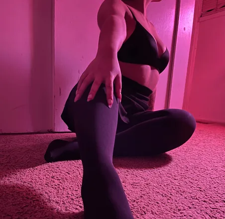 OnlyFans account  alley.me2000 header 2