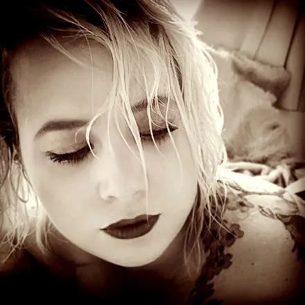 OnlyFans cuenta blueyedkitty header 2