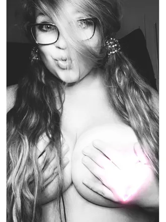 OnlyFans cuenta rosieclark98 header 2